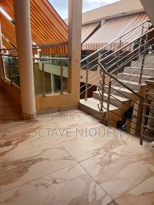 2chbre Appartement dans Terre De Grace, Cocody à Louer