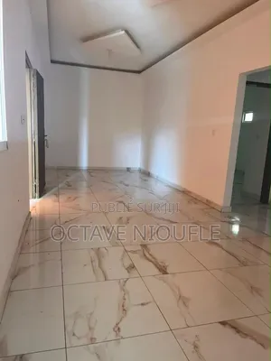 2chbre Appartement dans Terre De Grace, Cocody à Louer