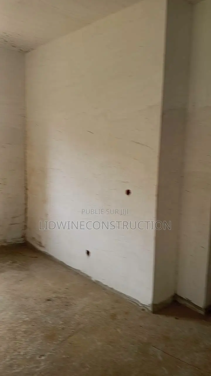 3chbre Duplex dans Port-Bouët à Vendre