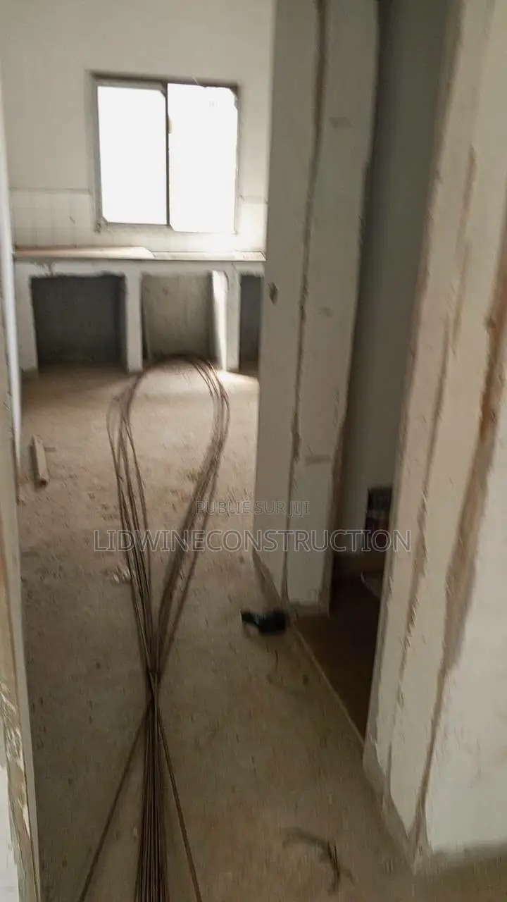 3chbre Duplex dans Port-Bouët à Vendre