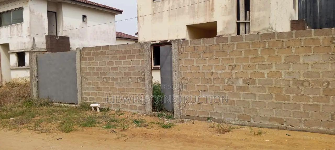 3chbre Duplex dans Port-Bouët à Vendre