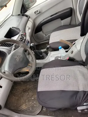 Mitsubishi L200 2012 Gris