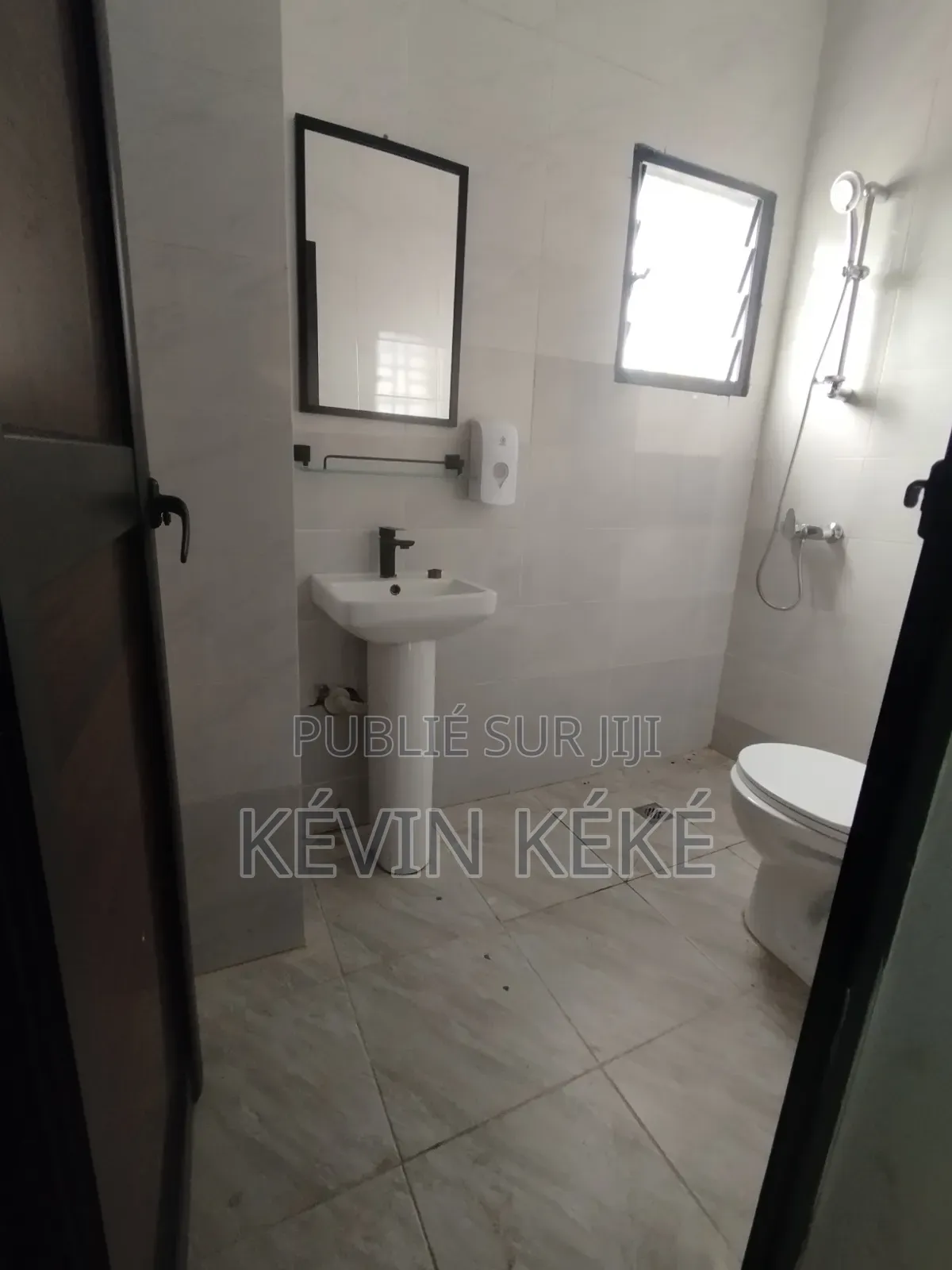 1chbre Appartement dans Grâces Immobilier, Bingerville à Louer