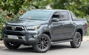 Nouveau Toyota Hilux 2024 Noir Mat