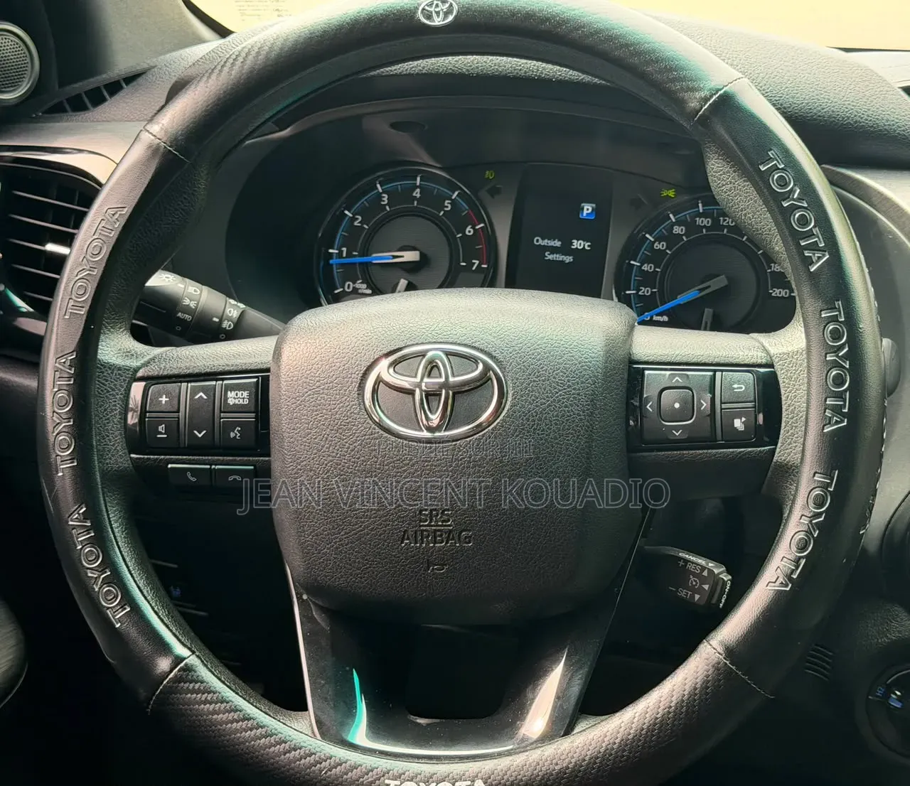 Nouveau Toyota Hilux 2024 Noir Mat