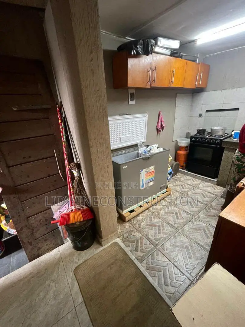 Meublé 4chbre Duplex dans Cocody à Vendre