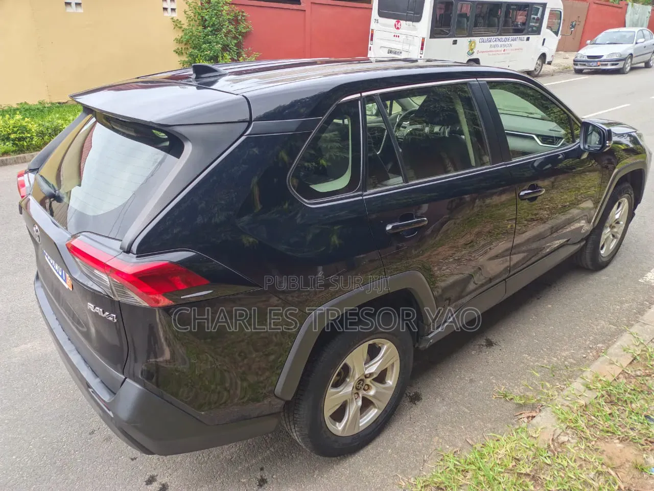 Toyota RAV4 XLE 2021 Noir