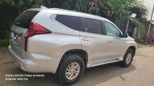 Mitsubishi Pajero 2022 Gris