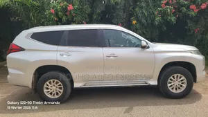 Mitsubishi Pajero 2022 Gris