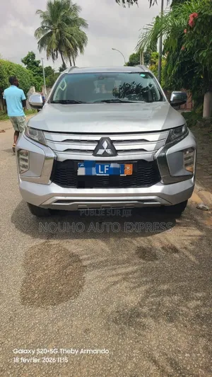 Mitsubishi Pajero 2022 Gris
