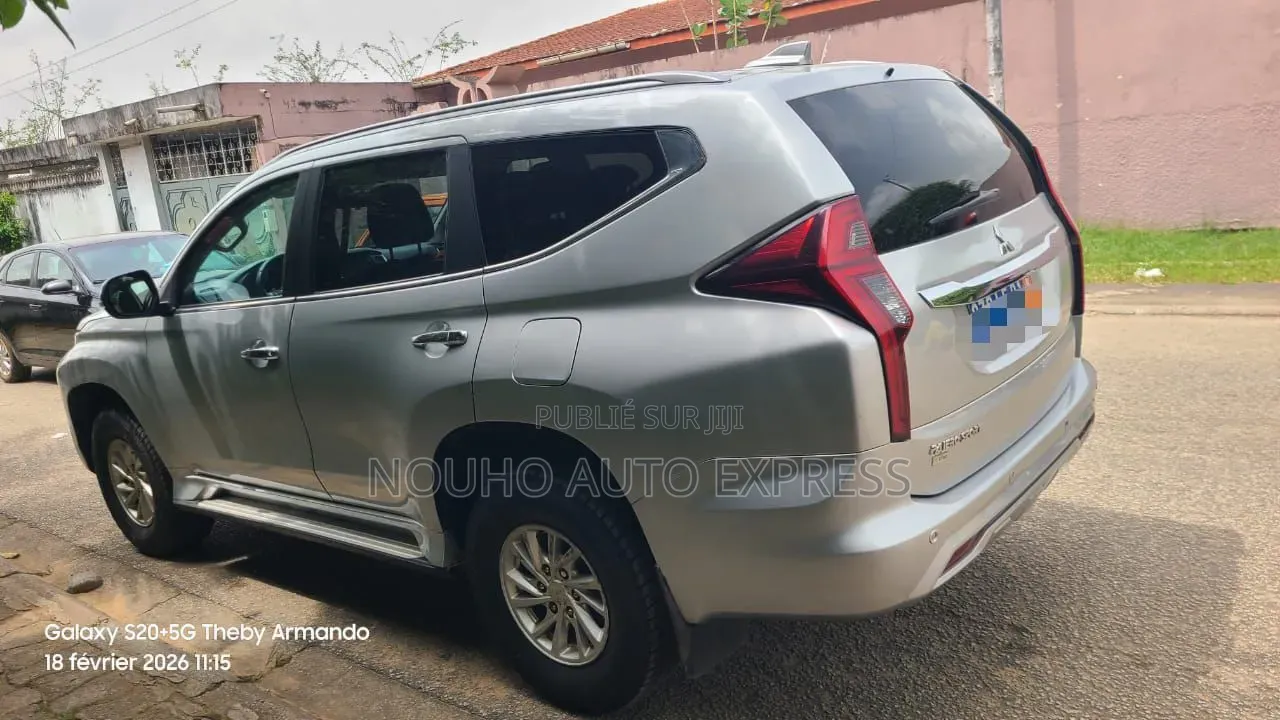 Mitsubishi Pajero 2022 Gris