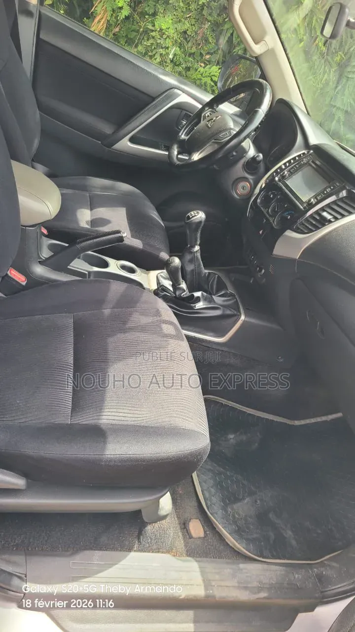 Mitsubishi Pajero 2022 Gris