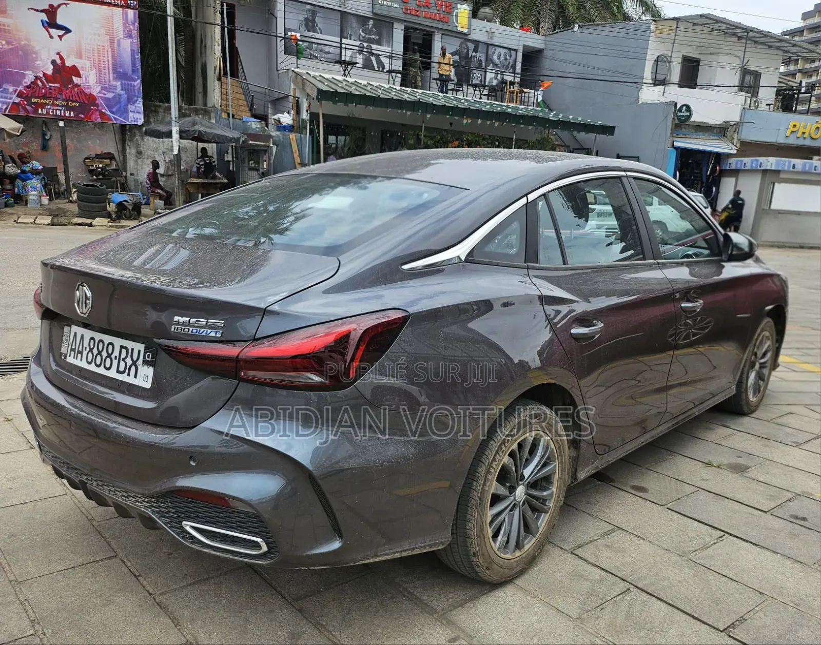 Nouveau MG MG5 Luxury 1.5 CVT 2026 Gris