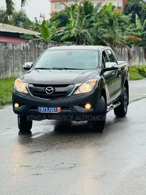 Mazda BT-50 2023 Gris