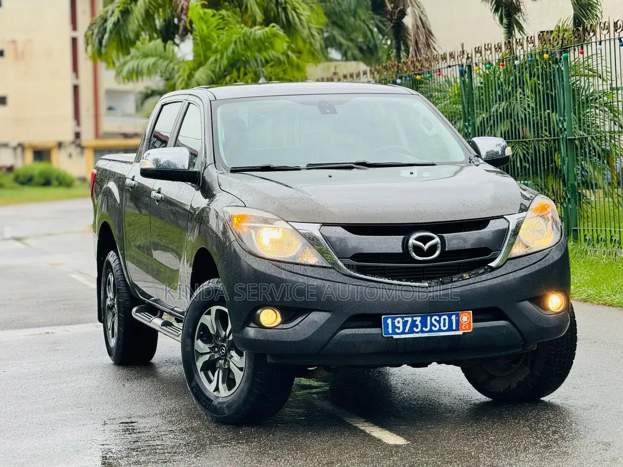 Mazda BT-50 2023 Gris