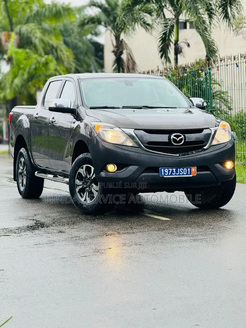 Mazda BT-50 2023 Gris