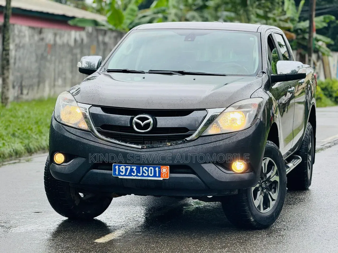 Mazda BT-50 2023 Gris
