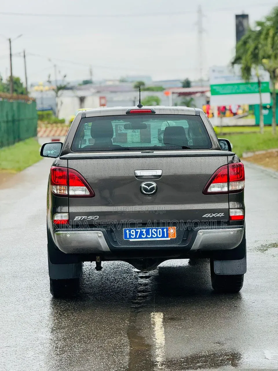 Mazda BT-50 2023 Gris