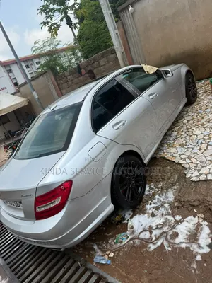Mercedes-Benz C300 2010 Gris