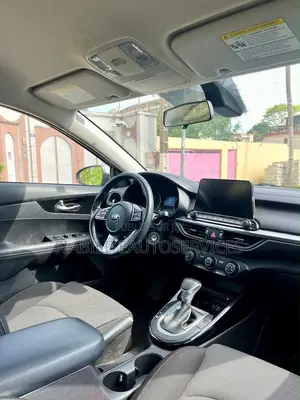 Kia Forte EX 2021 Gris