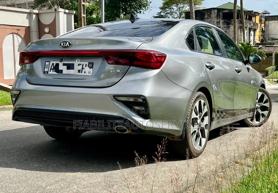 Kia Forte EX 2021 Gris