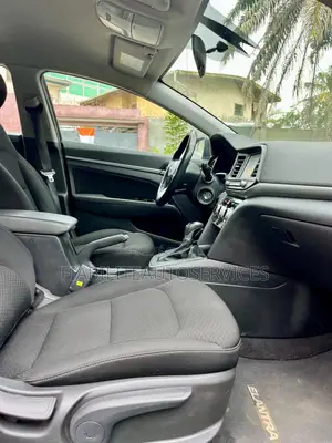 Hyundai Elantra SE 2021 Noir