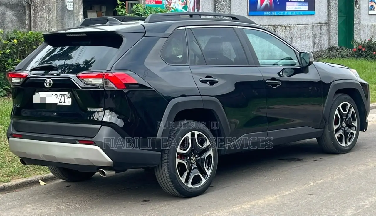 Toyota RAV4 Adventure 2021 Noir