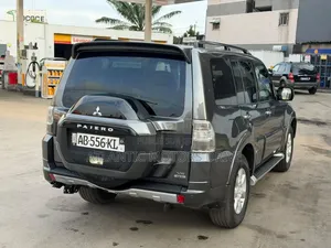 Mitsubishi Pajero V80 3.8 V6 GLS 2016 Gris