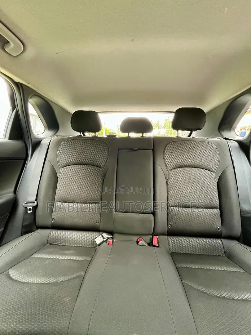 Hyundai Elantra SE 2021 Gris