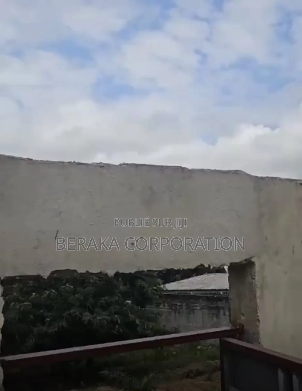 OPPORTUNITÉ À SAISIR – RIVIERA BONOUMIN Terrain Commercial De 1 2