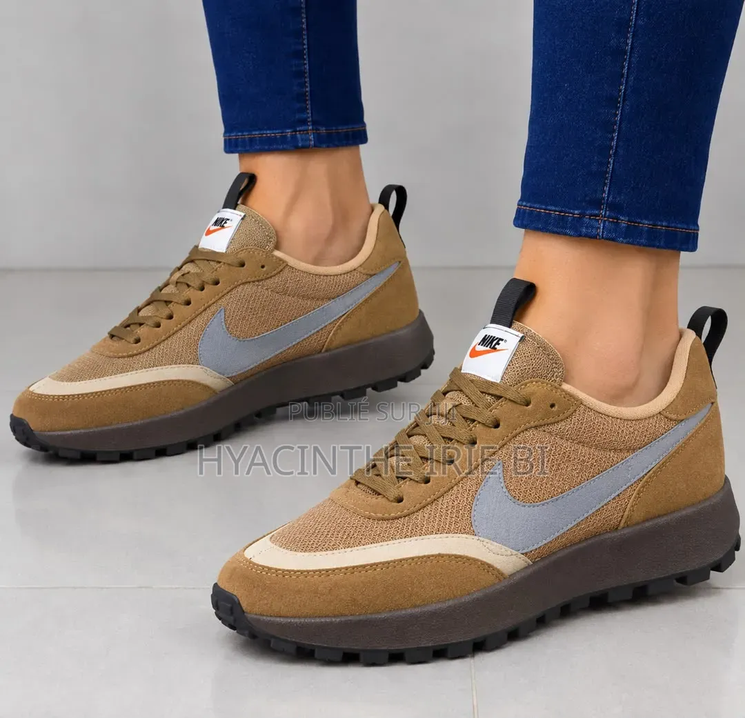  Nike Sneakes Semelles Gomme Original P40-45
Style, Confort,