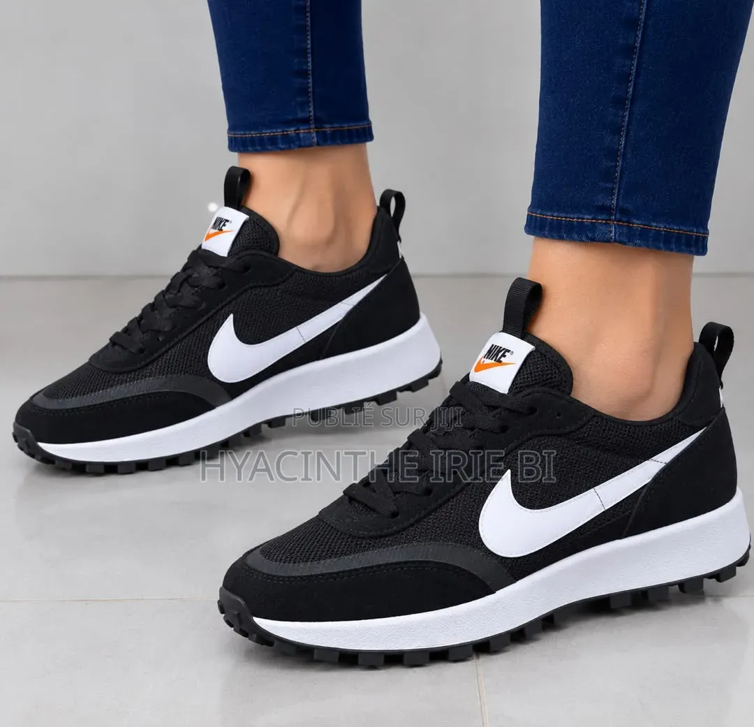  Nike Sneakes Semelles Gomme Original P40-45
Style, Confort,