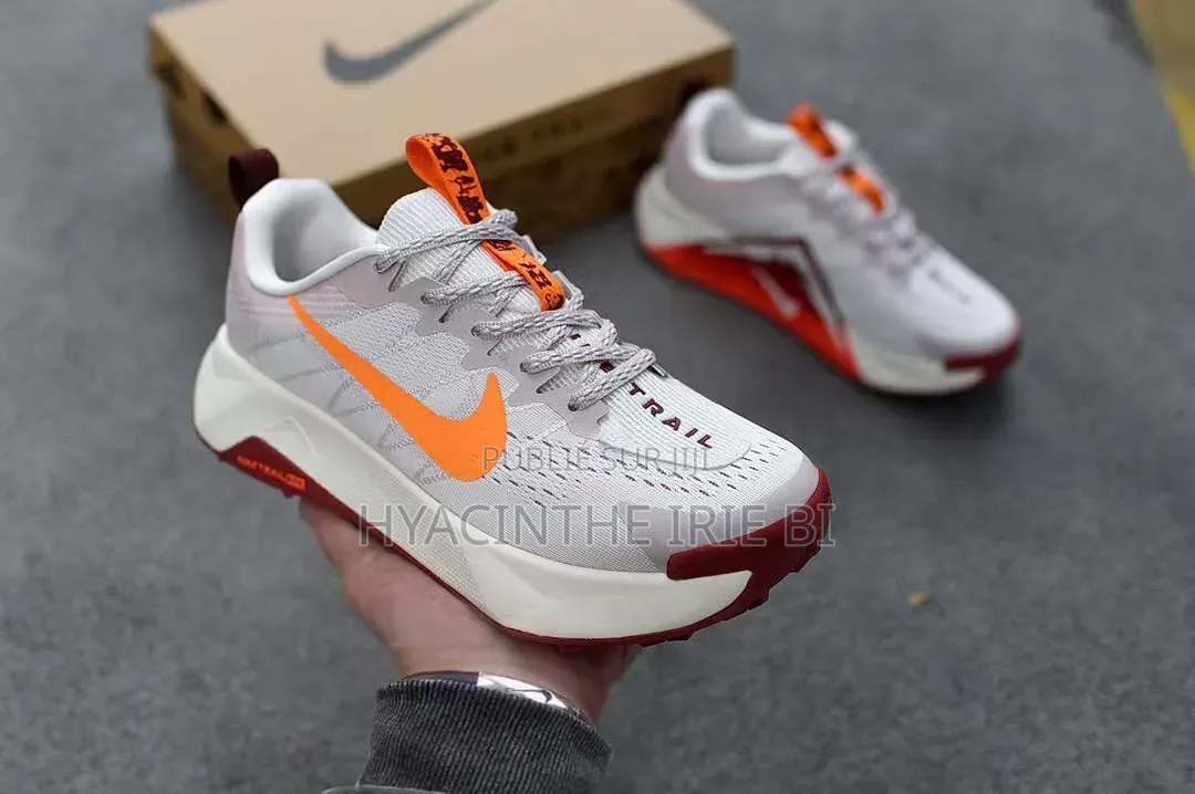  Nike Sneakes Semelles Gomme Original P40-45
Style, Confort,