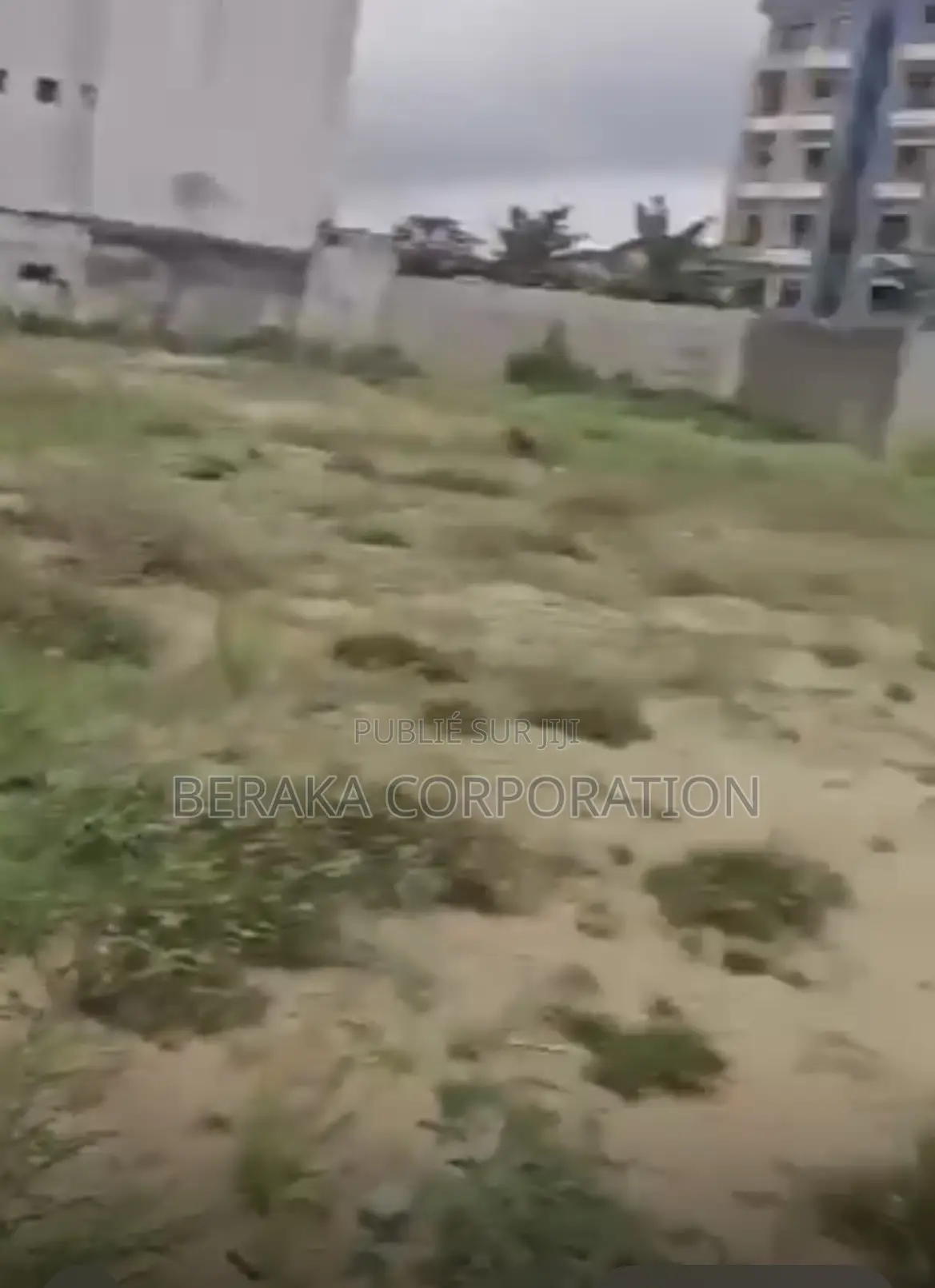  TERRAIN EN LOCATION – RIVIERA MBADON *1.000 M2 en Bordure De