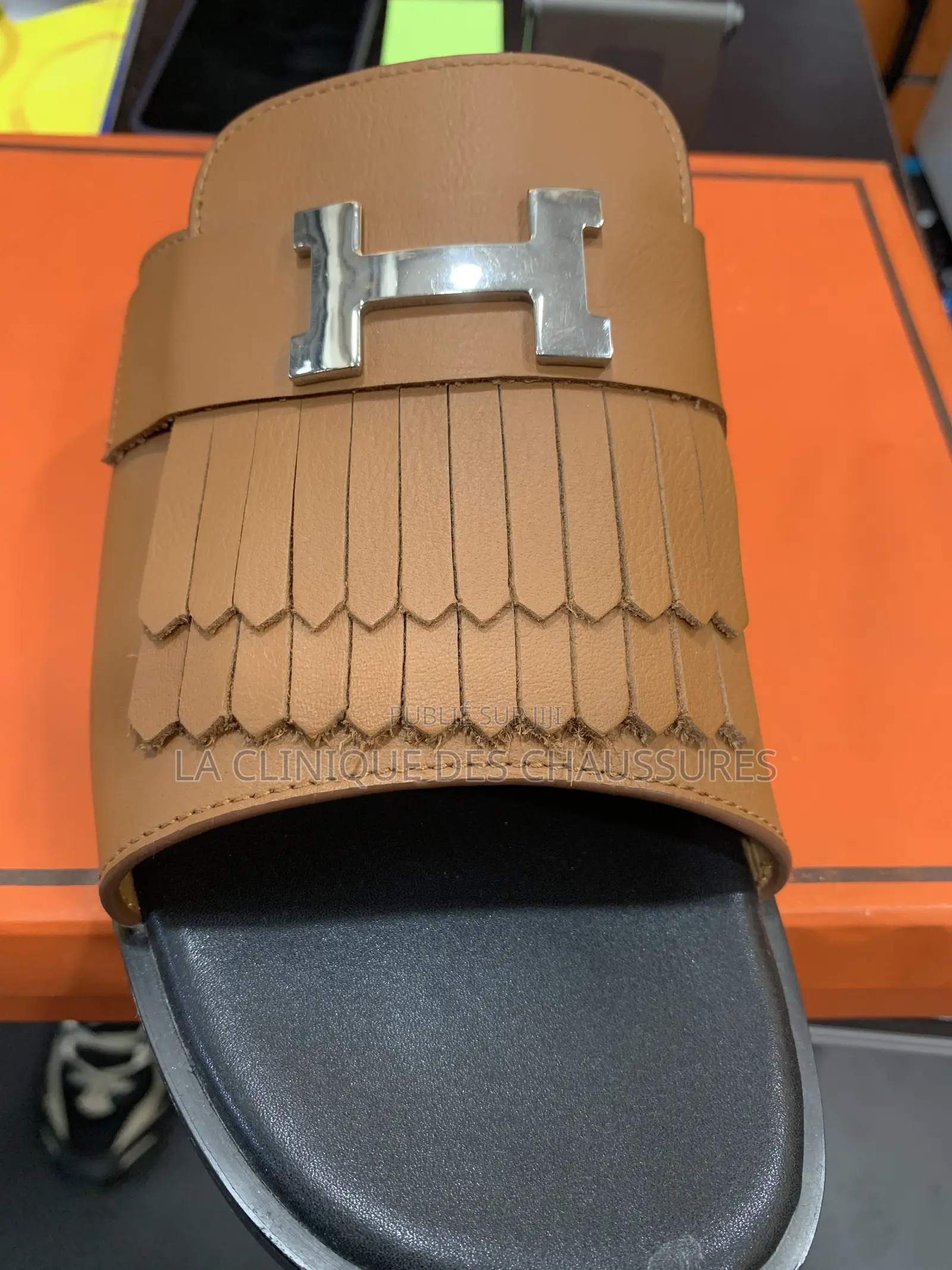 Hermès Plate en Cuir Camel
