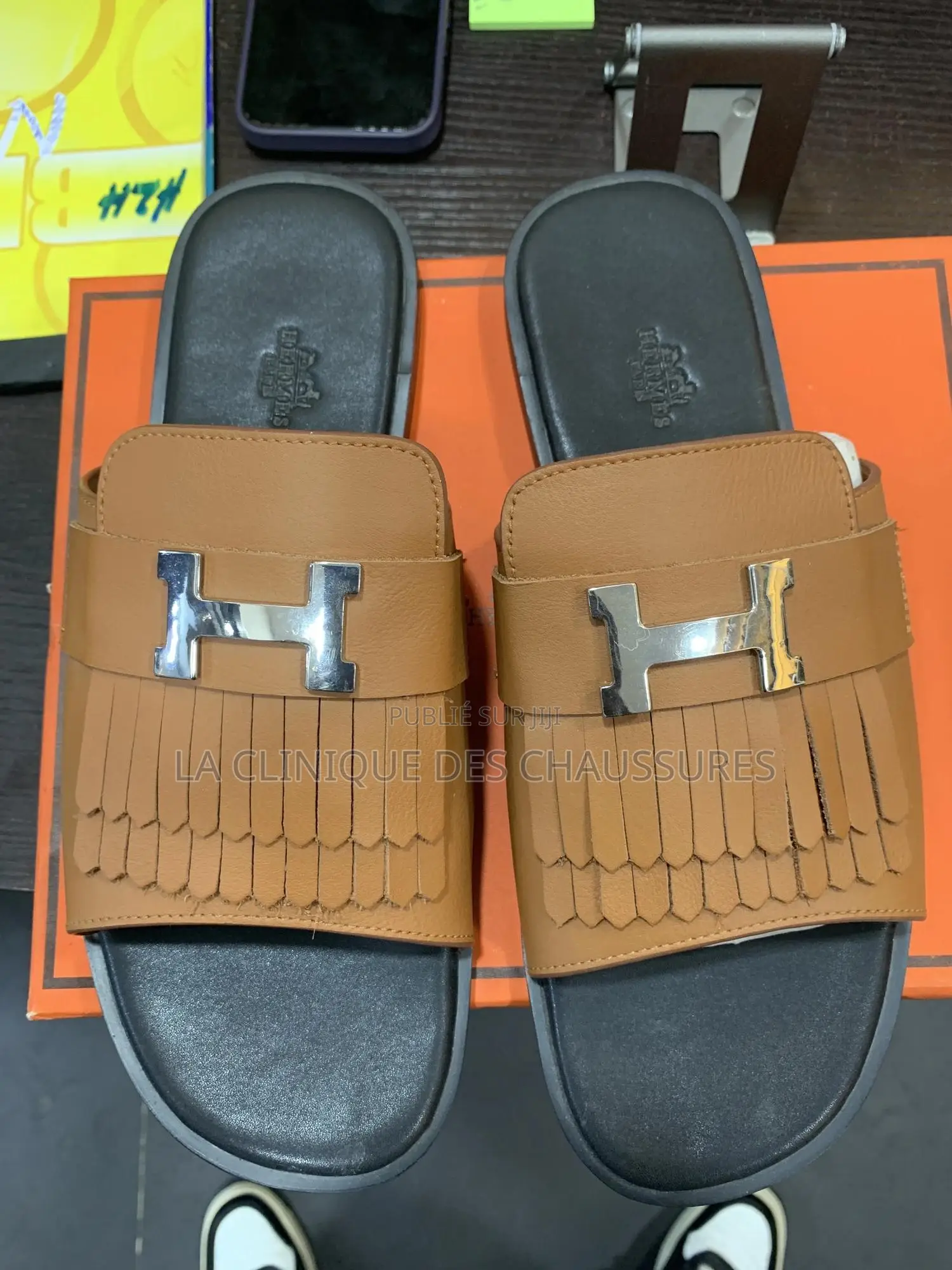 Hermès Plate en Cuir Camel