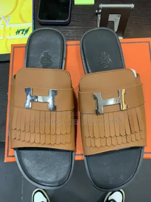 Hermès Plate en Cuir Camel