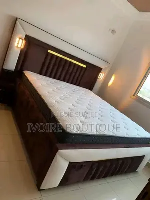 Lit Moderne Lumineux + Matelas