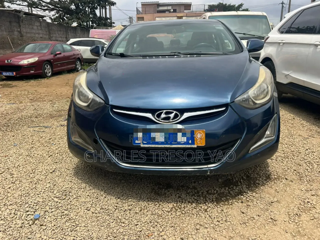 Hyundai Elantra Limited Sedan FWD (1.8L 4cyl 6A) 2016 Bleu