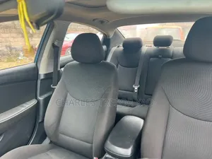 Hyundai Elantra Limited Sedan FWD (1.8L 4cyl 6A) 2016 Bleu