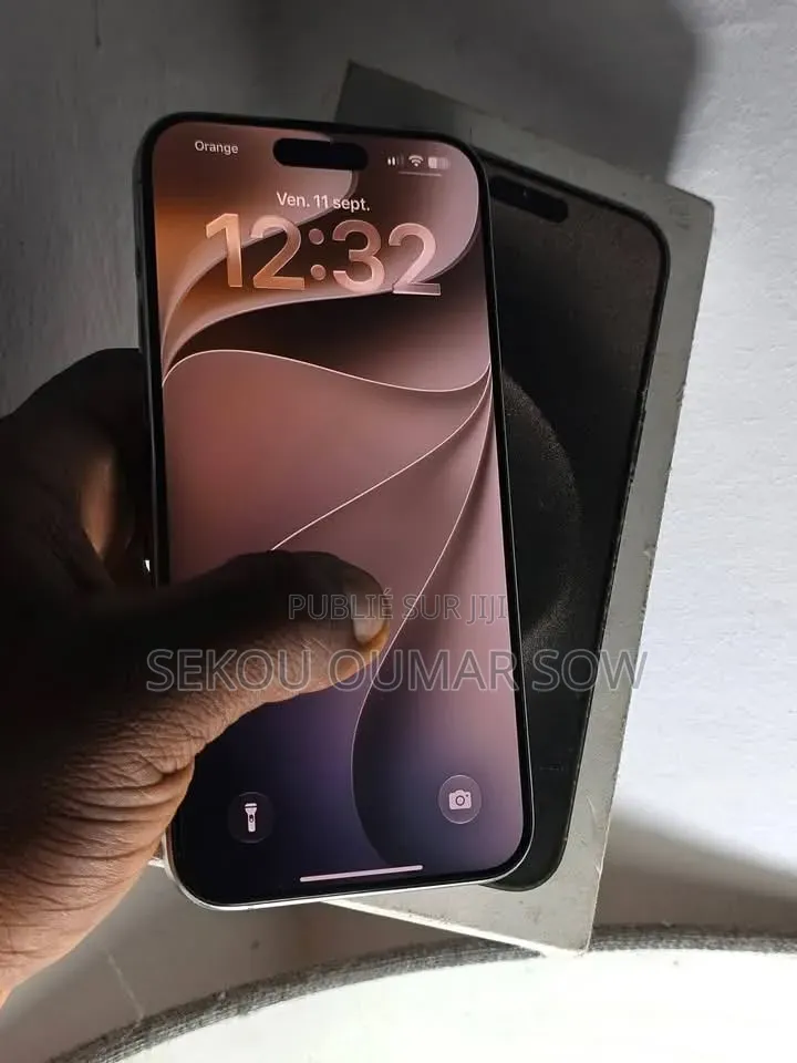 Nouveau Pomme iPhone 15 Pro Max 256 GB Bronze