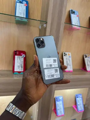 Pomme iPhone 12 Pro 256 GB Noir