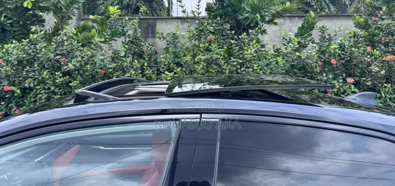Toyota Camry XSE (2.5L 4cyl 8A) 2019 Blanc cassé