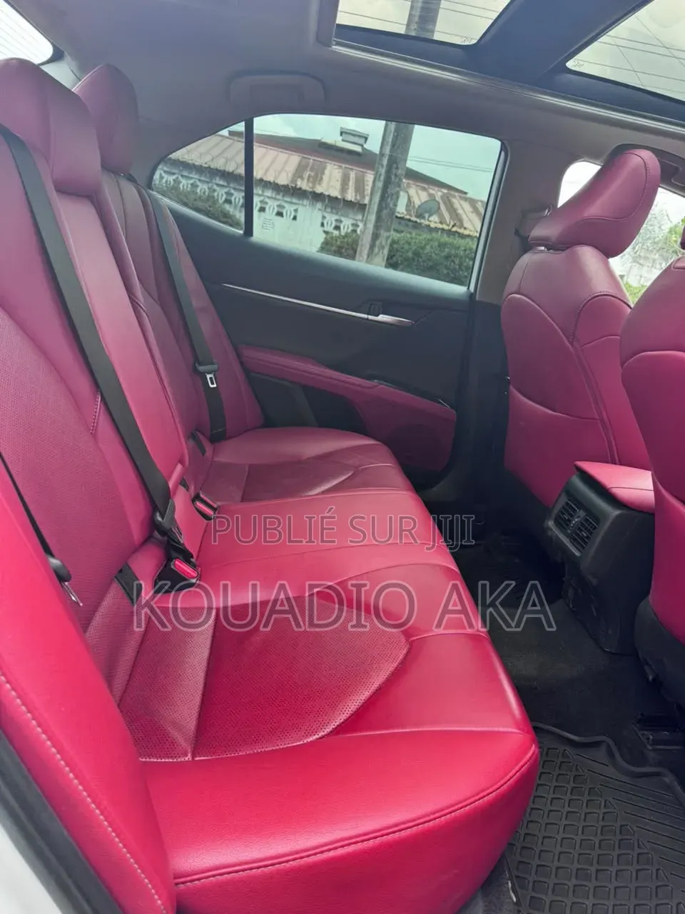 Toyota Camry XSE (2.5L 4cyl 8A) 2019 Blanc cassé
