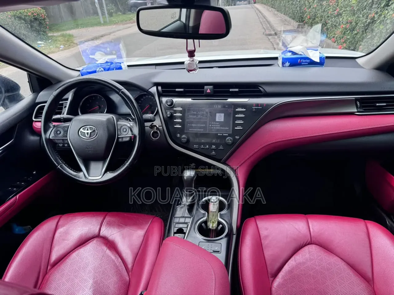 Toyota Camry XSE (2.5L 4cyl 8A) 2019 Blanc cassé