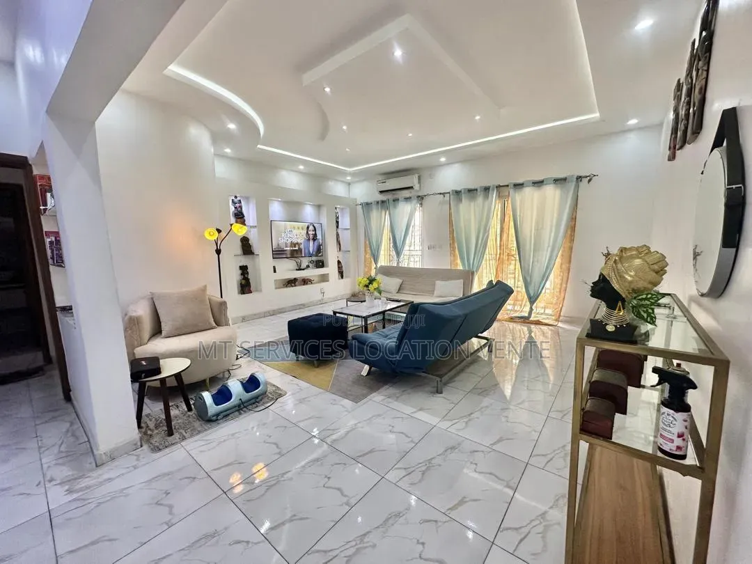 4 Pièces Appartement Meublé a Cocody Riviera Triangle