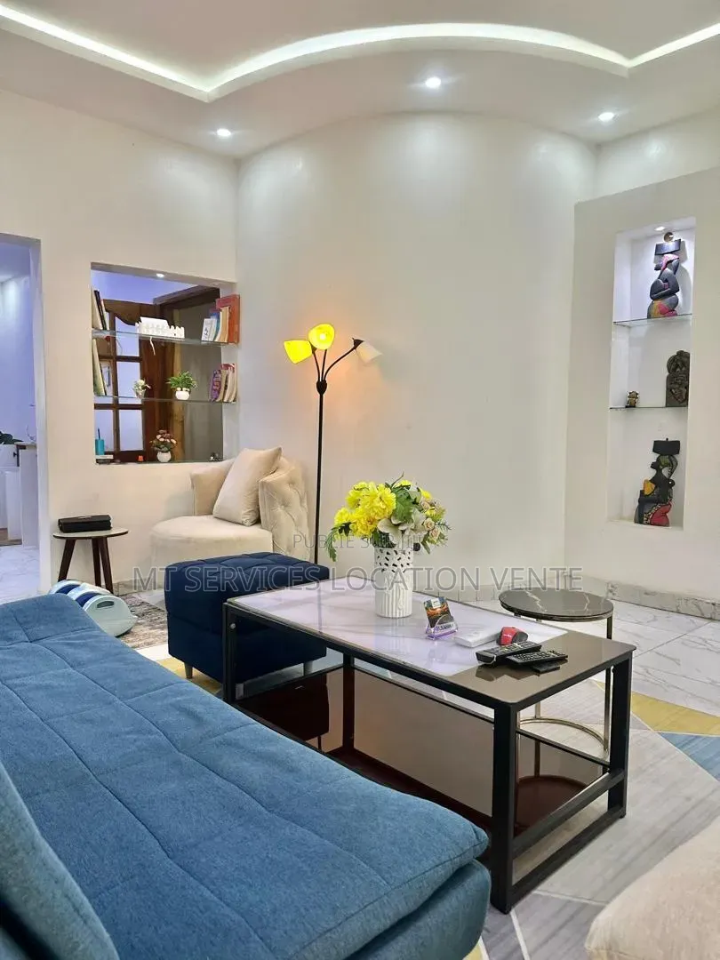 4 Pièces Appartement Meublé a Cocody Riviera Triangle