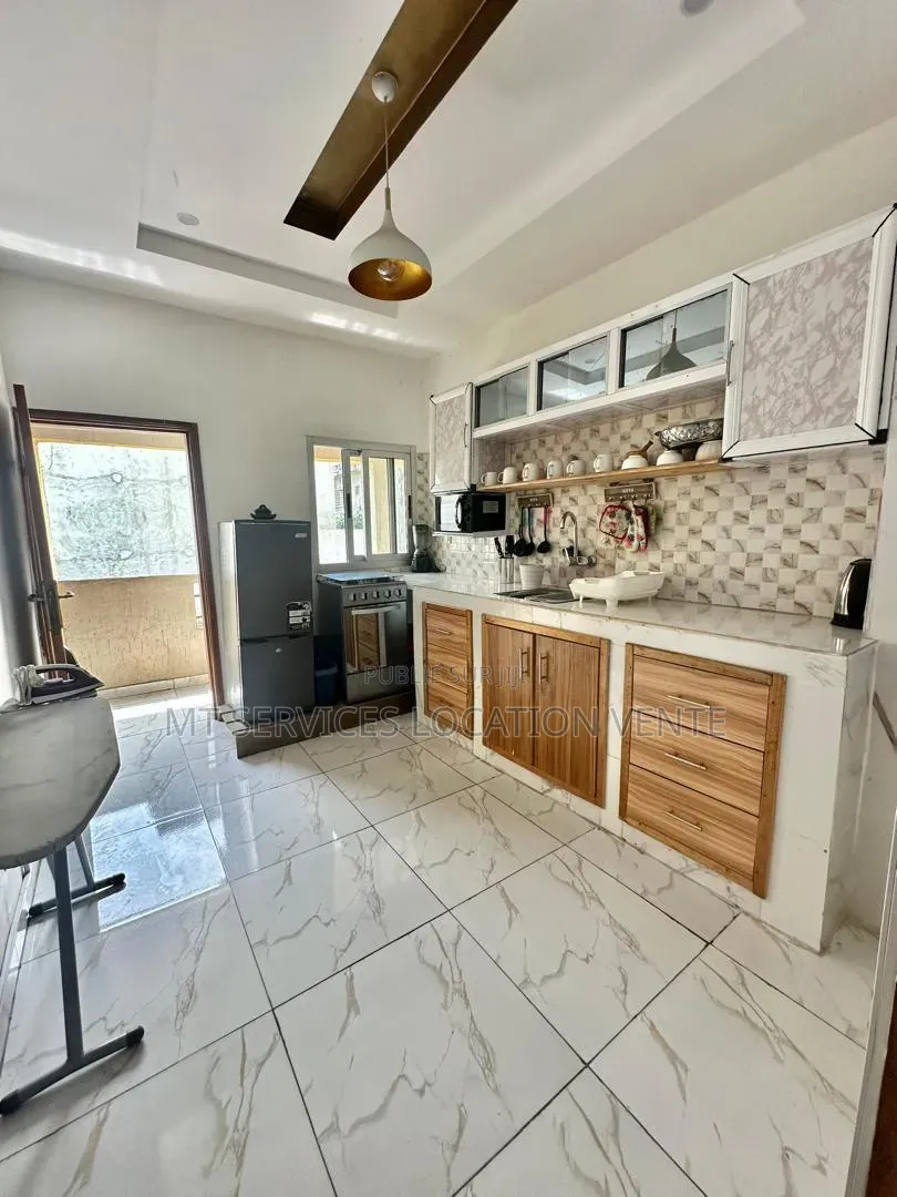 4 Pièces Appartement Meublé a Cocody Riviera Triangle