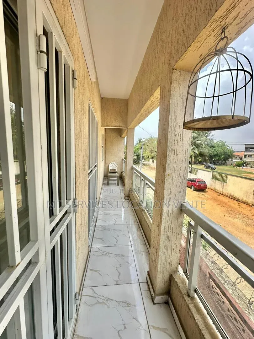 4 Pièces Appartement Meublé a Cocody Riviera Triangle