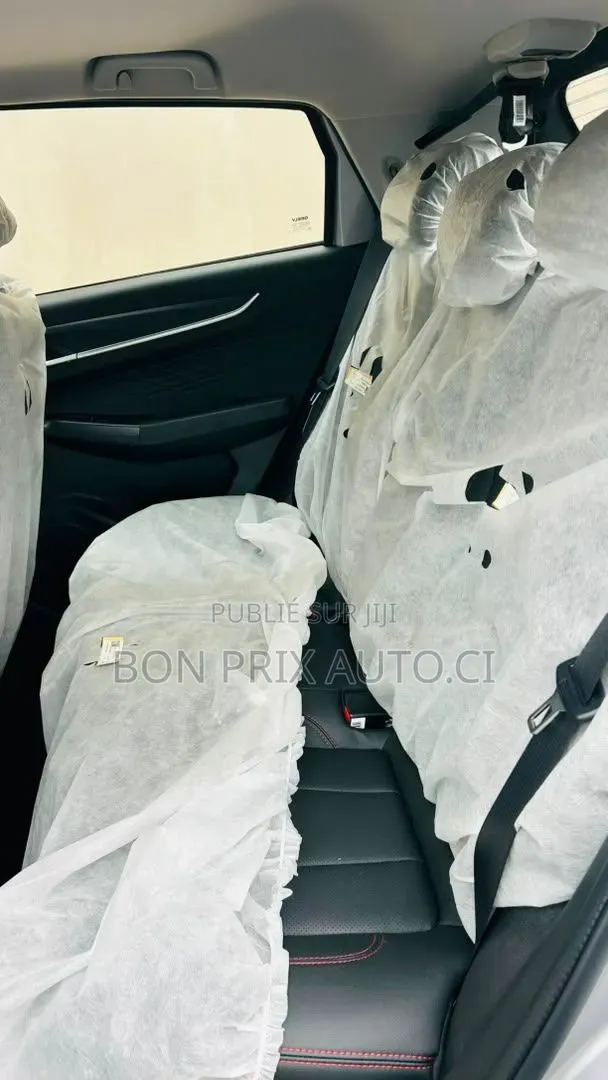 Nouveau Geely Coolray 2025 Gris